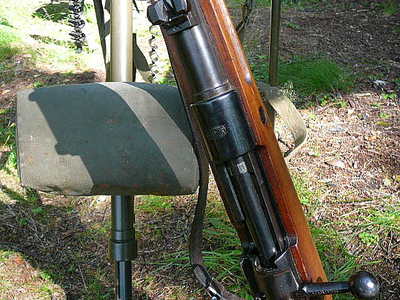 click for enlarge 640 X 480  86.8 Kb picture