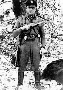 click for enlarge 250 X 355  31,2 Kb picture