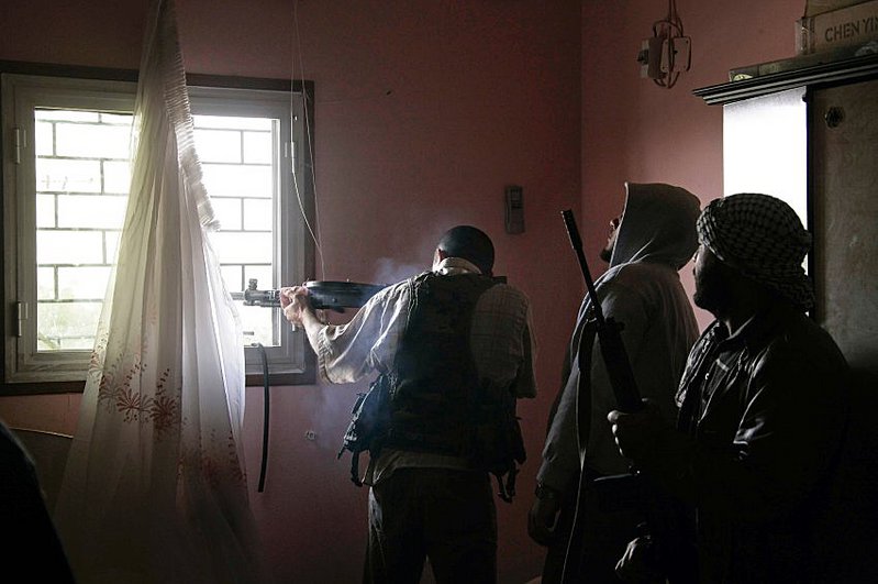 click for enlarge 850 X 565  59,3 Kb picture