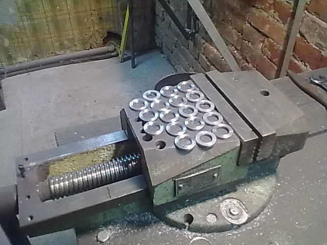 640 x 480