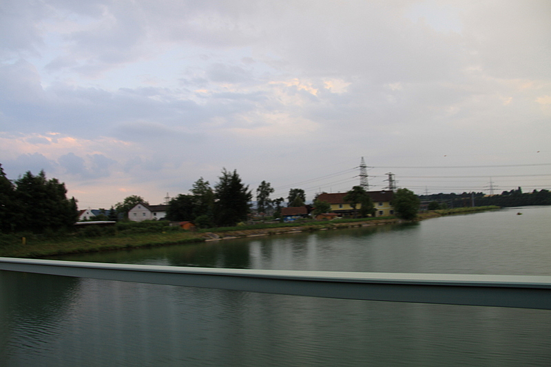 click for enlarge 1920 X 1280 596,0 Kb picture