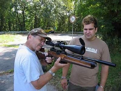 click for enlarge 640 X 479  52.3 Kb picture